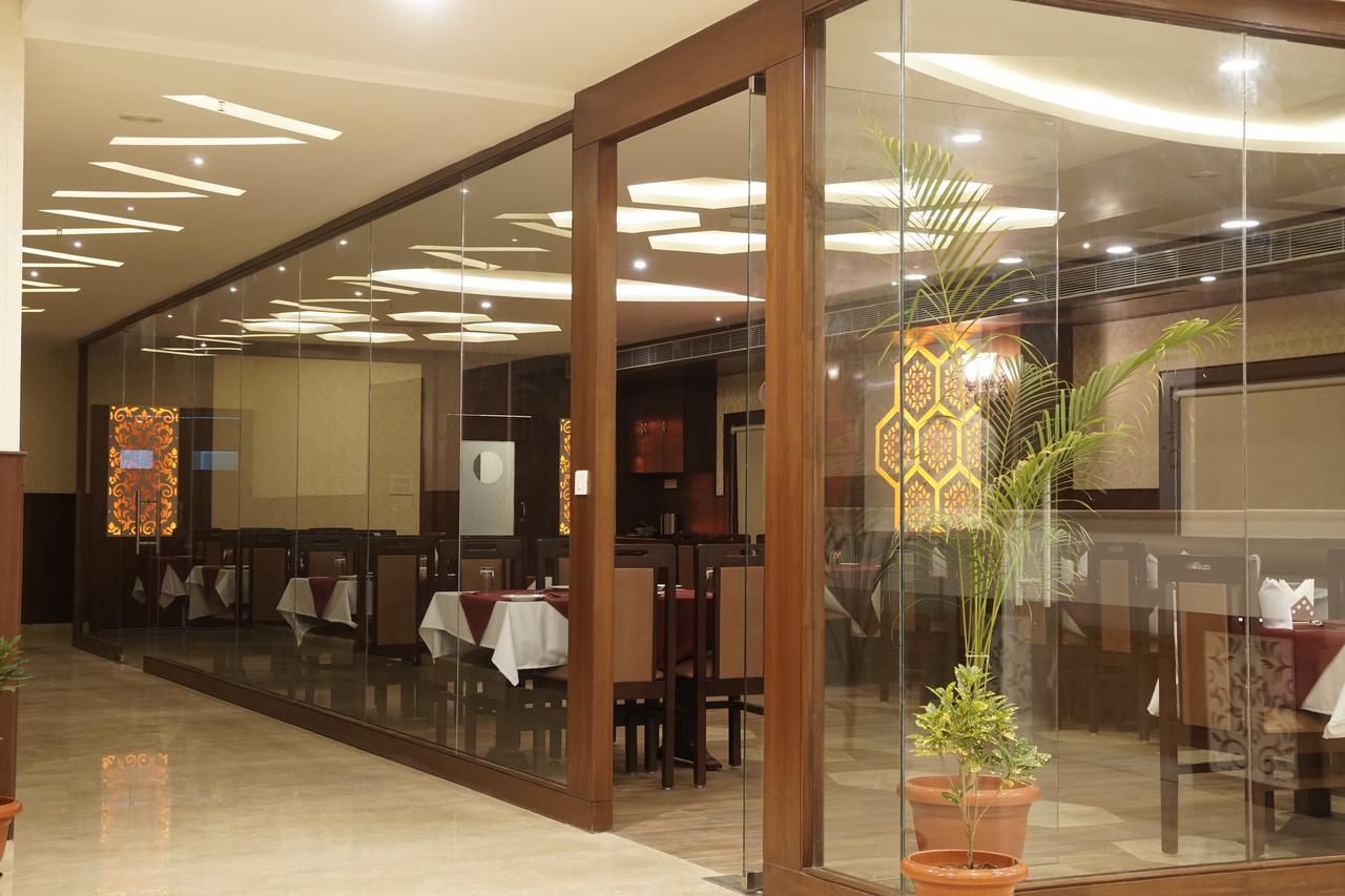 Admire Inn By Tgi Udaipur Exterior foto